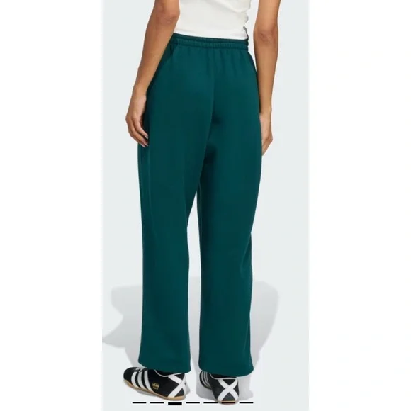 ๐โโ๏ธ๐โโ๏ธ NWT Adidas Essentials Fleece Loose Joggers in Aurora Ivy โ Size Medium - Picture 5 of 11